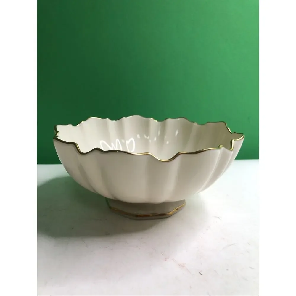 Lenox Symphony Ivory Porcelain Scalloped Footed Bowl 24 Kt Gold Edging Trim 6